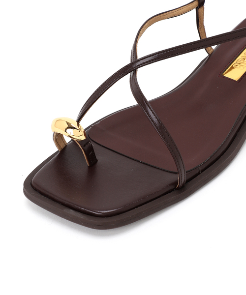 GRISE(グリーズ)の「《/WEB+一部店舗限定》GRISEメタルリングクロストングサンダル(サンダル・レディース・ボルドー・MEDIUM/SMALL/X-LARGE/LARGE)」の10枚目の写真