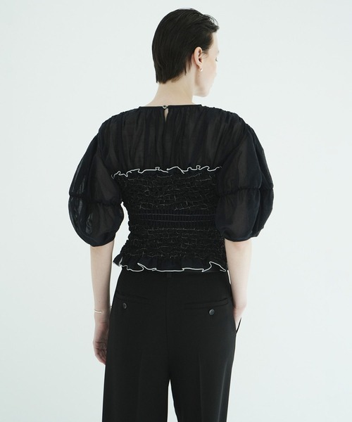 CLANE（クラネ）の「COLOR STITCHED SHIRRING TOPS（シャツ/ブラウス・レディース・ブラック/アイボリー・2/1）」の5枚目の写真