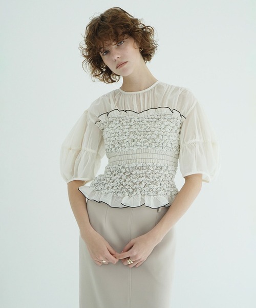 CLANE（クラネ）の「COLOR STITCHED SHIRRING TOPS（シャツ/ブラウス・レディース・ブラック/アイボリー・2/1）」の12枚目の写真