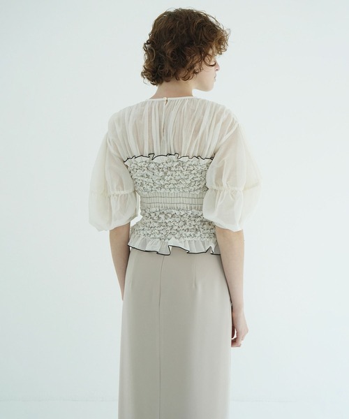 CLANE（クラネ）の「COLOR STITCHED SHIRRING TOPS（シャツ/ブラウス・レディース・ブラック/アイボリー・2/1）」の13枚目の写真