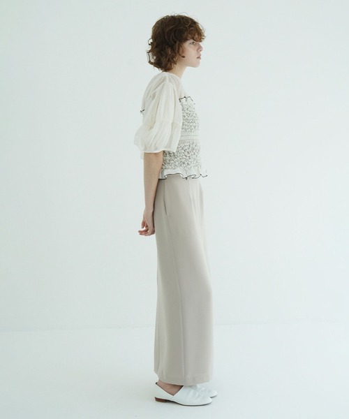 CLANE（クラネ）の「COLOR STITCHED SHIRRING TOPS（シャツ/ブラウス・レディース・ブラック/アイボリー・2/1）」の15枚目の写真