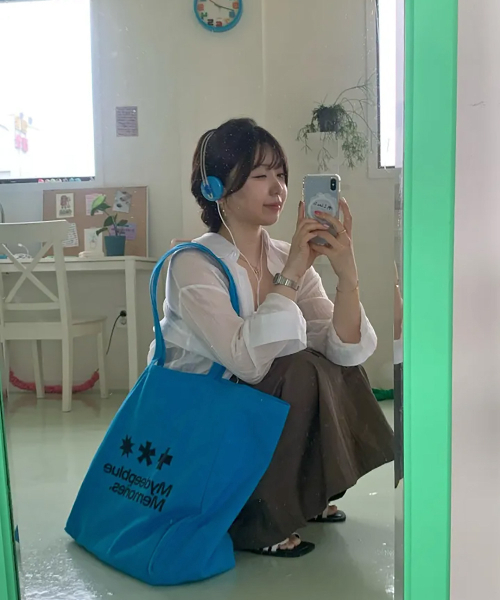 mydeepbluememories(マイディープブルーメモリーズ)の「MM LOGO ECO BAG_Cyan(エコバッグ/サブバッグ・レディース・ターコイズブルー・FREE)」の5枚目の写真