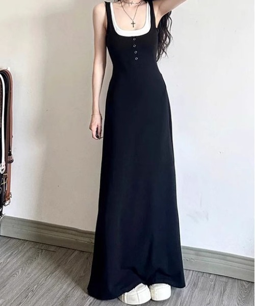 &soiree(アンドソワレ)の「ヘンリーネックレイヤードノースリーブワンピース(ワンピース・レディース・ブラック・X-LARGE/LARGE/MEDIUM/SMALL)」の2枚目の写真