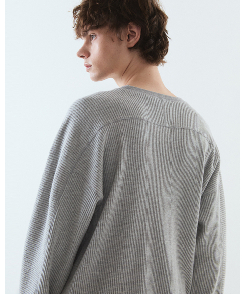 THEENDQUESTION(ジエンドクエスチョン)の「Waffle crewneck T-shirt / GRAY(Tシャツ/カットソー・レディース・その他・1/2)」の3枚目の写真