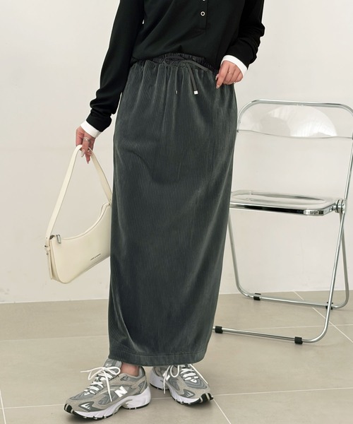 GeeRA(ジーラ)の「裏起毛ふわふわタイトスカート(スカート・レディース・チャコール/アイボリー/ブラック・MEDIUM/X-LARGE/LARGE)」の13枚目の写真