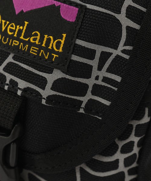 Overland(オーバーランド)の「OverLand Equipment ボトル ショルダーバッグ(ショルダーバッグ・メンズ・ブラック・FREE)」の2枚目の写真