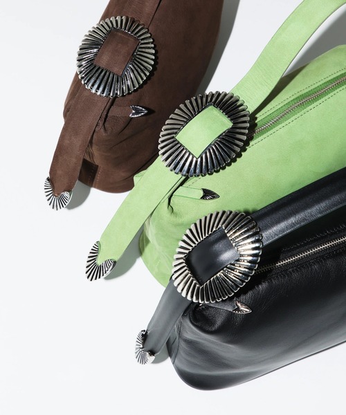 TOGA(トーガ)の「【TOGA TOO/トーガトゥー】Leather mini bag(ハンドバッグ・レディース・ブラウン/ブラック・FREE)」の4枚目の写真