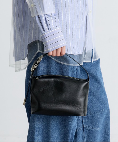TOGA(トーガ)の「【TOGA TOO/トーガトゥー】Leather mini bag(ハンドバッグ・レディース・ブラウン/ブラック・FREE)」の11枚目の写真