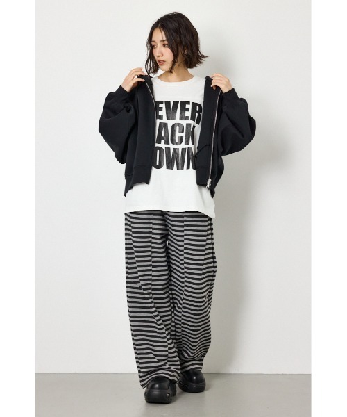 RODEO CROWNS WIDE BOWL(ロデオクラウンズワイドボウル)の「エンボス W-ZIP ショート パーカー(パーカー・レディース・パープル/ネイビー/ブラック/グレー×ホワイト・FREE)」の12枚目の写真