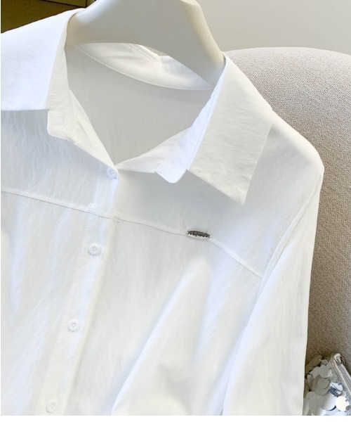 LUCPY(ラクピー)の「ドローストリングスリーブシャツブラウス(シャツ/ブラウス・レディース・ホワイト/ブルー・SMALL/MEDIUM/LARGE)」の3枚目の写真