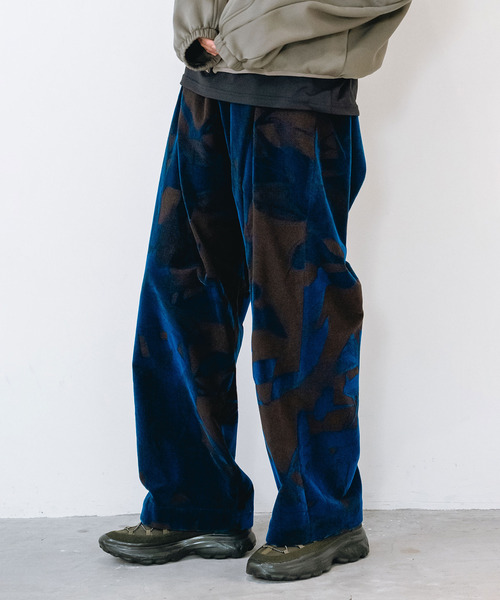 yoshiokubo(ヨシオクボ)の「yoshiokubo ヨシオクボ / LAUREL FLOCK WIDE PT ローレルフロックワイドパンツ / YKF26401(その他パンツ・メンズ・ホワイト/ブラウン・3/2)」の2枚目の写真