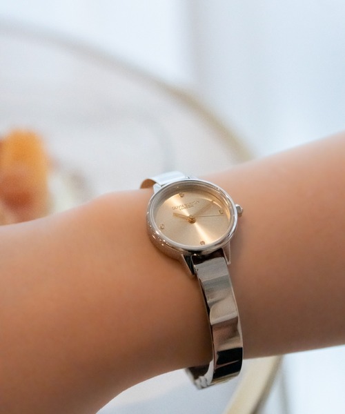 OLIVIA BURTON(オリビアバートン)の「「OLIVIA BURTON/オリビアバートン」クラシック - 23mm ミニバングル プリムローズ サンレイ シルバー バングル(アナログ腕時計・レディース・シルバー系2/シルバー系1・FREE)」の8枚目の写真