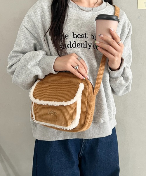Lee(リー)の「Lee.ボア ポケット コーデュロイ スクエア ミニショルダーバッグ.レディース.軽量.コンパクト.マチあり.収納.秋冬(ショルダーバッグ・レディース・ベージュ/ブラック/ブラウン/グレー・FREE)」の17枚目の写真