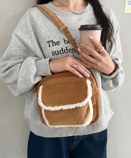 Lee(リー)の「Lee.ボア ポケット コーデュロイ スクエア ミニショルダーバッグ.レディース.軽量.コンパクト.マチあり.収納.秋冬(ショルダーバッグ・レディース・ベージュ/ブラック/ブラウン/グレー・FREE)」の20枚目の写真