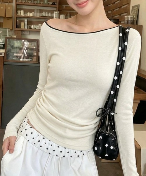 shyam inspiration(シャムインスピレーション)の「バイカラーオフショルニットトップス(Tシャツ/カットソー・レディース・ホワイト/ブラック/ミント/ブラウン・F)」の2枚目の写真