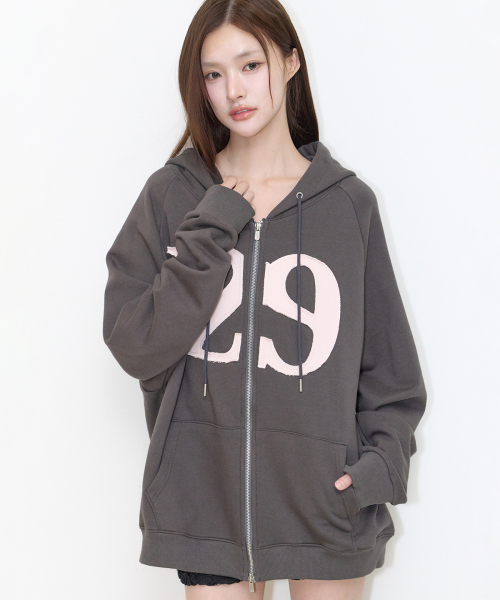 ILLIGO(イリゴ)の「129 ロゴパッチフードジップアップチャコール(パーカー・レディース・その他・LARGE/X-SMALL/SMALL/MEDIUM)」の2枚目の写真