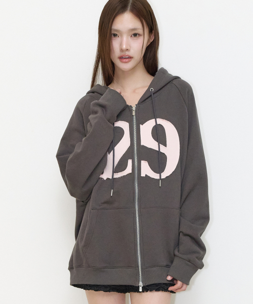 ILLIGO(イリゴ)の「129 ロゴパッチフードジップアップチャコール(パーカー・レディース・その他・LARGE/X-SMALL/SMALL/MEDIUM)」の3枚目の写真