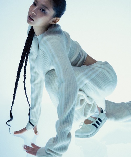 adidas(アディダス)の「【adidas Originals by JENNIE】カシュクールニット / ニット ラップアラウンド カーディガン / アディダスオリジナルス adidas Originals(ニット/セーター・レディース・ブラック/ライトブルー/ベージュ・M)」の1枚目の写真