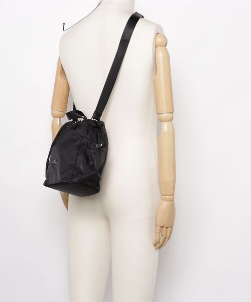 THE NORTH FACE(ザノースフェイス)の「国内未発売 THE NORTH FACE(ザ・ノースフェイス) WHITE LABEL BONNEY BUCKET BAG MINI 韓国限定ライン ロスバッグ 巾着 ショルダーバッグ バケットバッグ(ショルダーバッグ・レディース・ブラック・ONESIZE)」の5枚目の写真