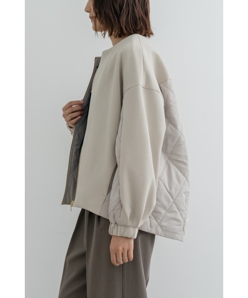 M.deux(エムドゥ)の「キルト切替ノーカラーコート(ノーカラーコート・レディース・グレイッシュベージュ・MEDIUM)」の6枚目の写真