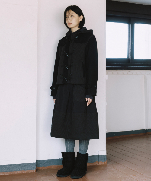 OHESHIO（オヘシオ）の「PADDED BANDING POCKET SKIRT, BLACK（スカート・レディース・その他・FREE）」の3枚目の写真