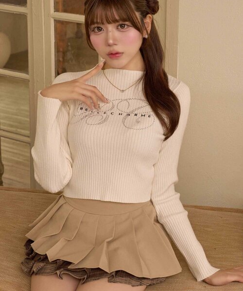 Belle Charme(ベルシャルム)の「【Belle Charme】BC Logo Long Sleeve Rib Knit(ニット/セーター・レディース・オフホワイト/ブラック/チャコールグレー/ベージュ・FREE)」の1枚目の写真