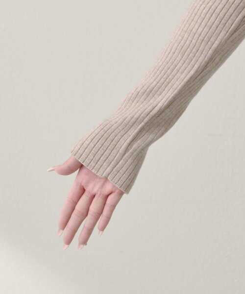 Belle Charme(ベルシャルム)の「【Belle Charme】BC Logo Long Sleeve Rib Knit(ニット/セーター・レディース・オフホワイト/ブラック/チャコールグレー/ベージュ・FREE)」の8枚目の写真