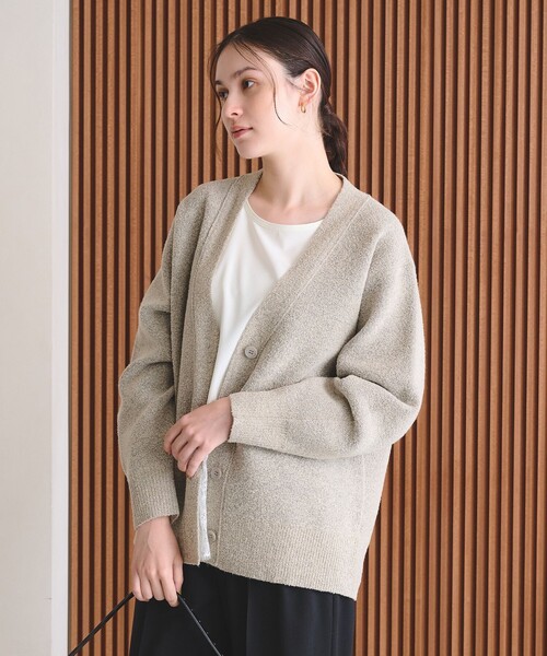 BEAUTY&YOUTH UNITED ARROWS(ビューティーアンドユースユナイテッドアローズ)の「【WEB限定 Wardrobe DAILY MINIMAL】ブークレ Vネック ニットカーディガン(カーディガン/ボレロ・レディース・ブラック/ライトブルー/ベージュ・FREE)」の5枚目の写真