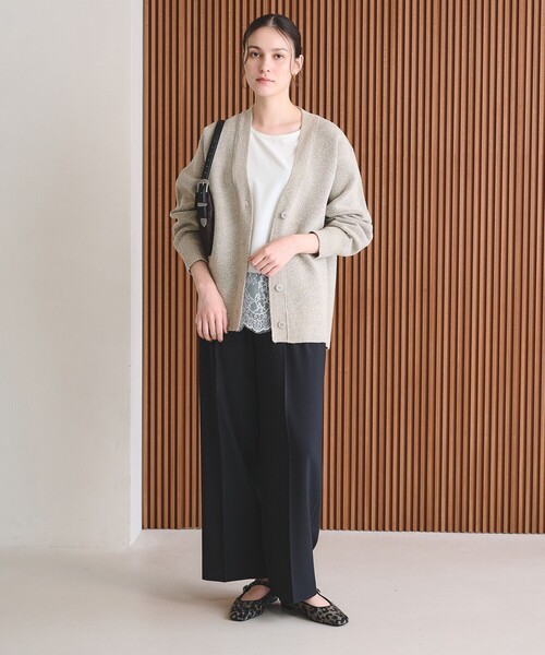 BEAUTY&YOUTH UNITED ARROWS(ビューティーアンドユースユナイテッドアローズ)の「【WEB限定 Wardrobe DAILY MINIMAL】ブークレ Vネック ニットカーディガン(カーディガン/ボレロ・レディース・ブラック/ライトブルー/ベージュ・FREE)」の7枚目の写真