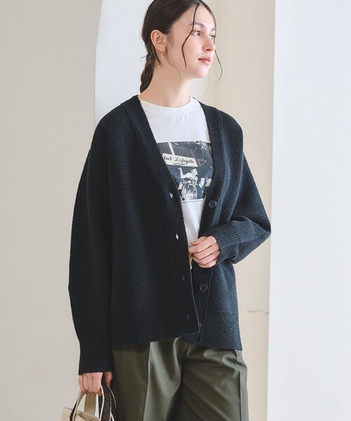BEAUTY&YOUTH UNITED ARROWS(ビューティーアンドユースユナイテッドアローズ)の「【WEB限定 Wardrobe DAILY MINIMAL】ブークレ Vネック ニットカーディガン(カーディガン/ボレロ・レディース・ブラック/ライトブルー/ベージュ・FREE)」の11枚目の写真