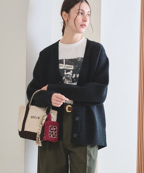 BEAUTY&YOUTH UNITED ARROWS(ビューティーアンドユースユナイテッドアローズ)の「【WEB限定 Wardrobe DAILY MINIMAL】ブークレ Vネック ニットカーディガン(カーディガン/ボレロ・レディース・ブラック/ライトブルー/ベージュ・FREE)」の12枚目の写真