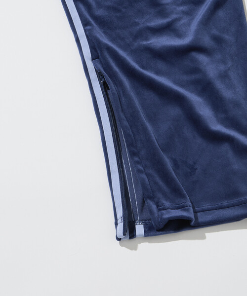 FREAK'S STORE(フリークスストア)の「adidas/アディダス 【国内販路限定 / EXCLUSIVE】FIREBIRD TRACK PANTS VELOUR/ファイヤーバード ベロア トラックパンツ(その他パンツ・レディース・ネイビー・X-SMALL/SMALL)」の6枚目の写真