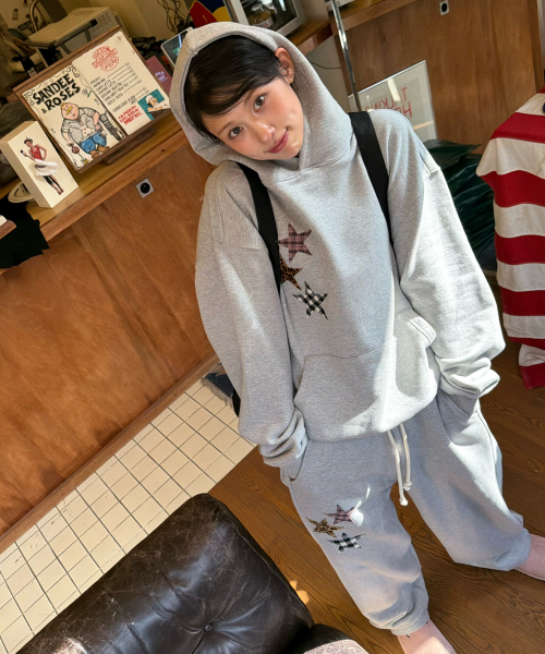 AMOU（アモウ）の「Mix Star Applique Hoodie GRAY（パーカー・レディース・その他・1/2）」の10枚目の写真
