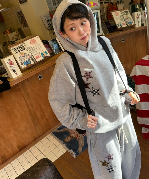 AMOU（アモウ）の「Mix Star Applique Hoodie GRAY（パーカー・レディース・その他・1/2）」の8枚目の写真