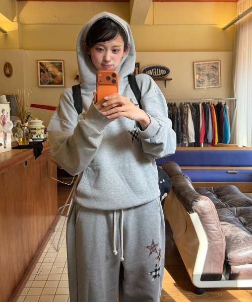 AMOU（アモウ）の「Mix Star Applique Hoodie GRAY（パーカー・レディース・その他・1/2）」の6枚目の写真