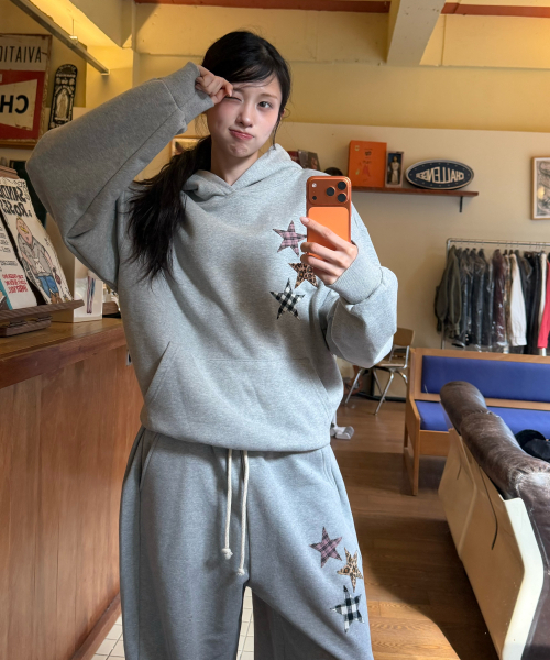 AMOU（アモウ）の「Mix Star Applique Hoodie GRAY（パーカー・レディース・その他・1/2）」の5枚目の写真