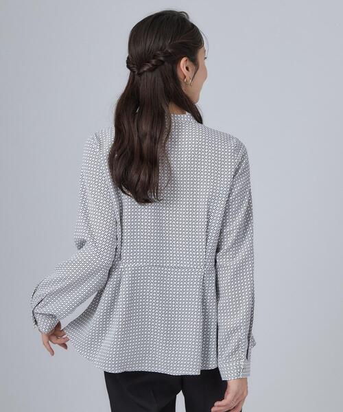 SHOO・LA・RUE(シューラルー)の「【S-LL/洗濯機可/通勤】インせず着られる ウエストタックペプラムブラウス(シャツ/ブラウス・レディース・ネイビー系/ホワイト系3/ボルドー・02/01/04/03)」の9枚目の写真