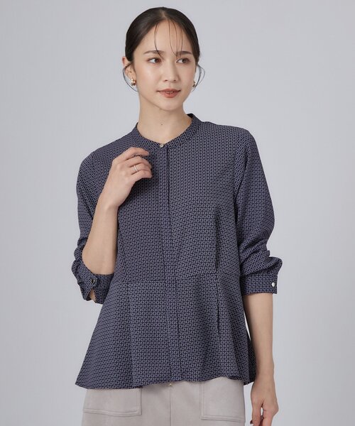SHOO・LA・RUE(シューラルー)の「【S-LL/洗濯機可/通勤】インせず着られる ウエストタックペプラムブラウス(シャツ/ブラウス・レディース・ネイビー系/ホワイト系3/ボルドー・02/01/04/03)」の12枚目の写真