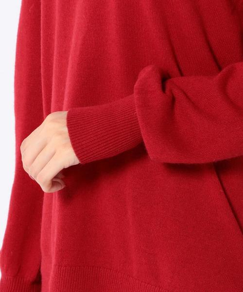 Khaju(カージュ)の「Khaju:Vネックビッグニット(ニット/セーター・レディース・レッド/オフホワイト/グレー・ONE SIZE)」の9枚目の写真