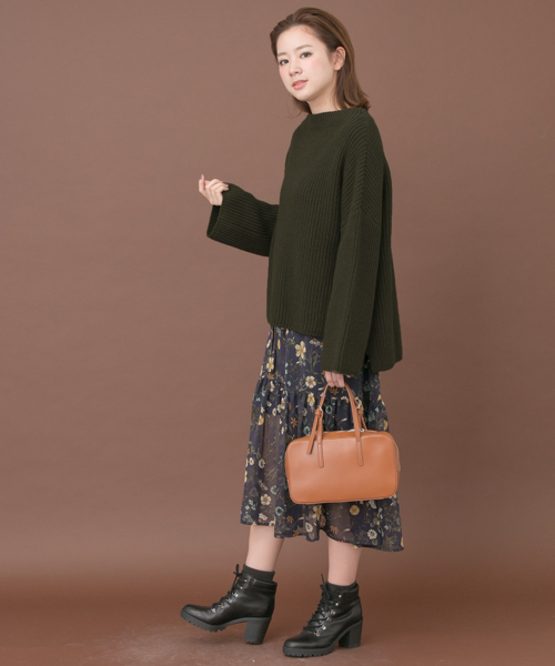 URBAN RESEARCH(アーバンリサーチ)の「UR ボトルネックニット(ニット/セーター・レディース・オフホワイト/カーキ/ベージュ・FREE)」の19枚目の写真