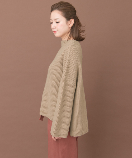 URBAN RESEARCH(アーバンリサーチ)の「UR ボトルネックニット(ニット/セーター・レディース・オフホワイト/カーキ/ベージュ・FREE)」の21枚目の写真