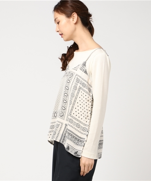 LBC（エルビーシー）の「サテンペイズリー柄キャミ（キャミソール・レディース・ネイビー/ホワイト・MEDIUM/LARGE）」の4枚目の写真