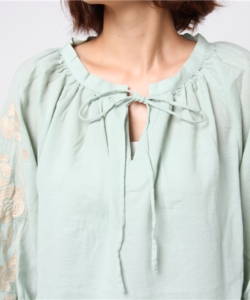 POU DOU DOU（プードゥドゥ）の「刺繍6分袖スモックブラウス（シャツ/ブラウス・レディース・キナリ/ミント/オフホワイト・3）」の8枚目の写真