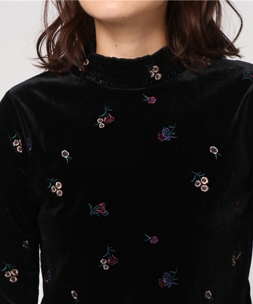 panasea(パナシア)の「刺繍シャーリングネックロンT(ニット/セーター・レディース・ブラック/ピンク/マスタード/グレイッシュベージュ・FREE)」の8枚目の写真