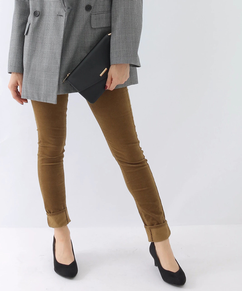 earth music&ecology（アースミュージックアンドエコロジー）の「コーデュロイスキスキスキニー（その他パンツ・レディース・チャコールグレー/ベージュ/ブラック/カーキ/ネイビー/キャメル・L/M/S/XXS/XS）」の6枚目の写真