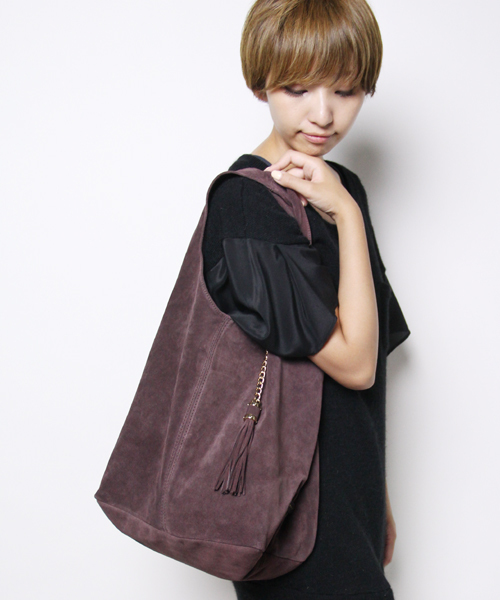 NANO universe(ナノユニバース)の「POPCORN/タッセルチェーン&ポーチ付 トートバッグ(トートバッグ・レディース・ブラック/ブルー/グリーン/ボルドー/キャメル/ブラウン/チャコールグレー/グレイッシュベージュ・FREE)」の8枚目の写真