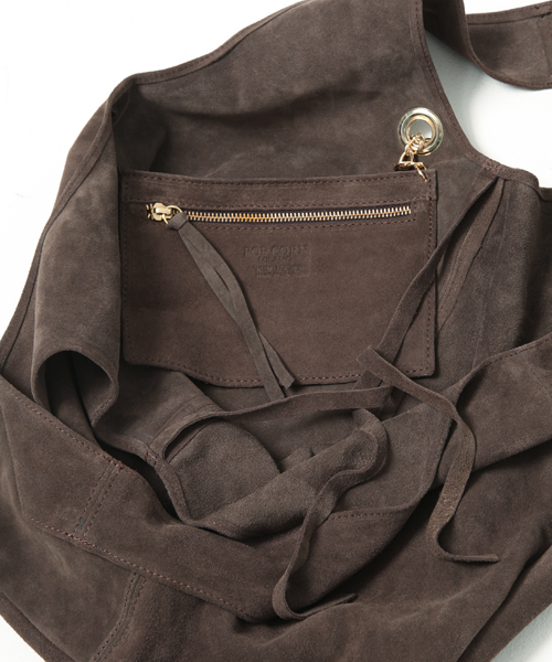 NANO universe(ナノユニバース)の「POPCORN/タッセルチェーン&ポーチ付 トートバッグ(トートバッグ・レディース・ブラック/ブルー/グリーン/ボルドー/キャメル/ブラウン/チャコールグレー/グレイッシュベージュ・FREE)」の14枚目の写真