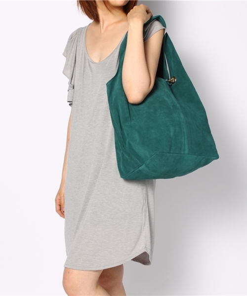 NANO universe(ナノユニバース)の「POPCORN/タッセルチェーン&ポーチ付 トートバッグ(トートバッグ・レディース・ブラック/ブルー/グリーン/ボルドー/キャメル/ブラウン/チャコールグレー/グレイッシュベージュ・FREE)」の19枚目の写真