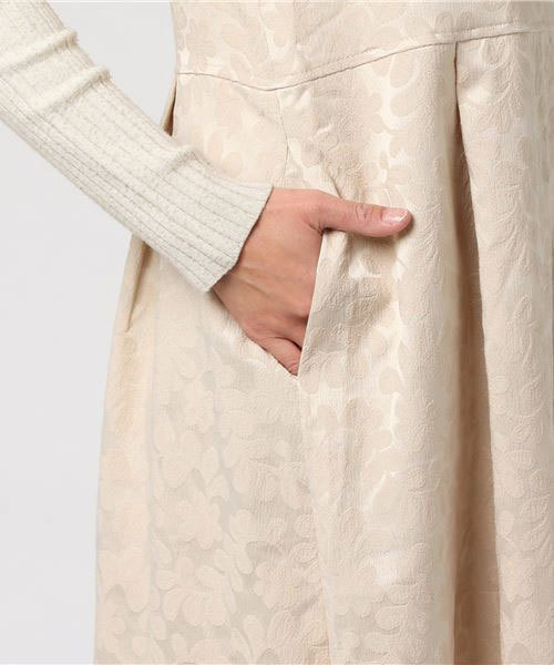 merlot plus（メルロープリュス）の「フラワージャガードノースリワンピース7243（ワンピース・レディース・ブラック/ネイビー/ベージュ・FREE）」の8枚目の写真