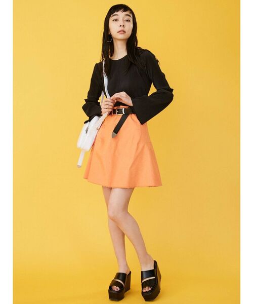 EMODA（エモダ）の「カーブパネルミニスカート（スカート・レディース・ブラック/オレンジ/その他・SMALL/MEDIUM）」の5枚目の写真